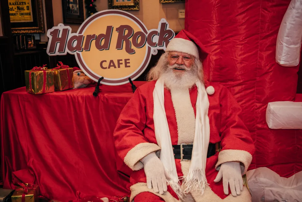 La magia delle feste prende vita all'Hard Rock Cafe