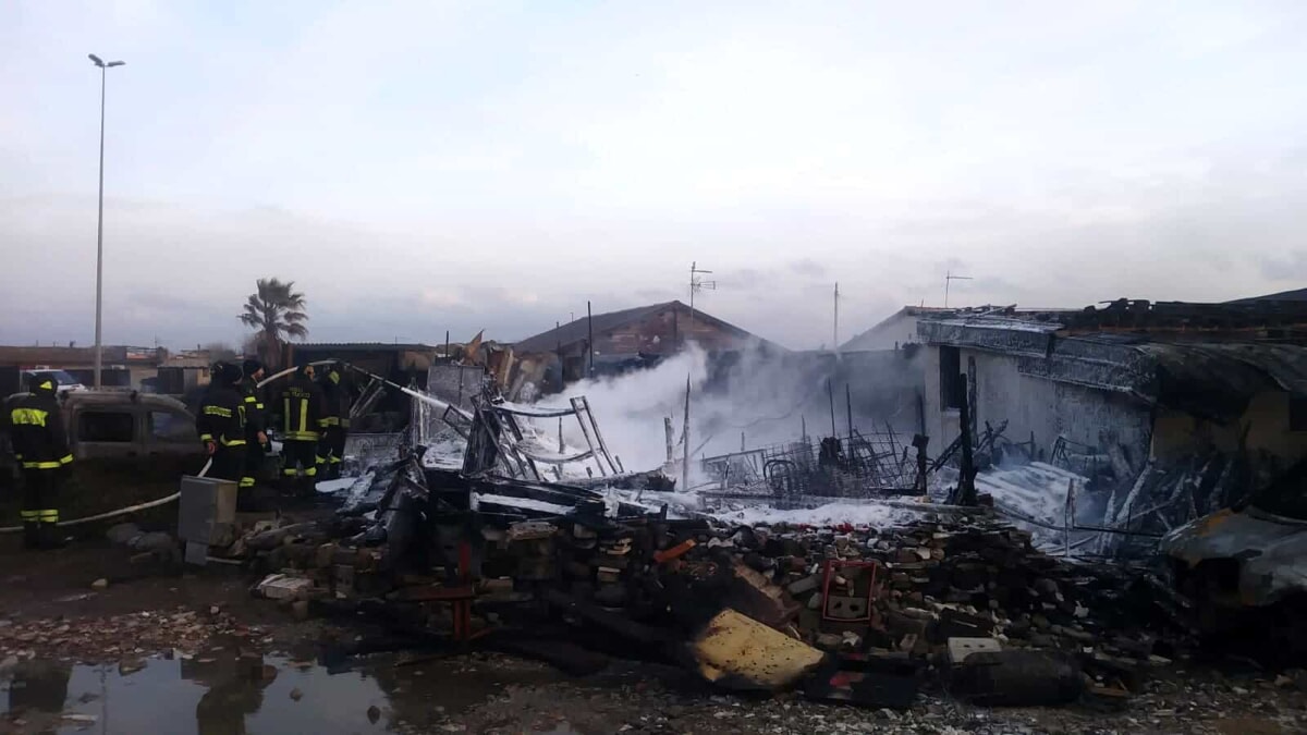 Incendio a Ostia in abitazioni