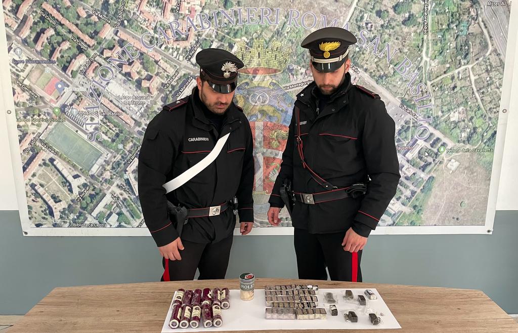 Attività antidroga a San Basilio dei Carabinieri: 5 arresti