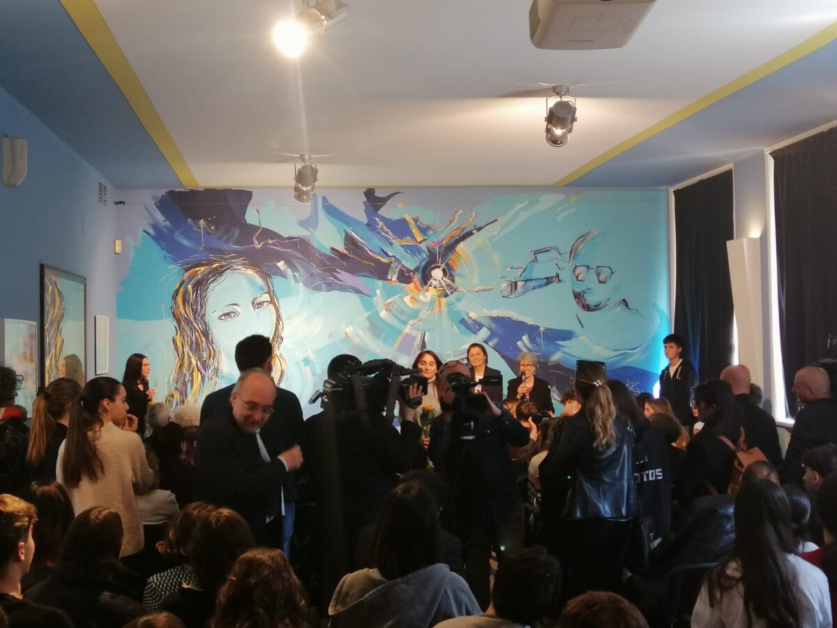 Murale dedicato ad Ilaria Alpi e Miran Hrovatin al liceo “Tito Lucrezio Caro”