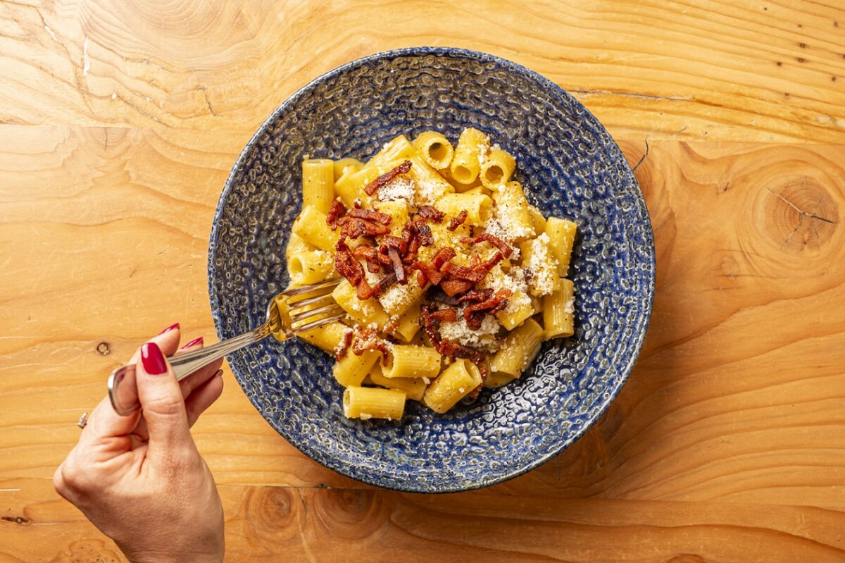 Il National Carbonara Day si tinge di rosa nella Capitale