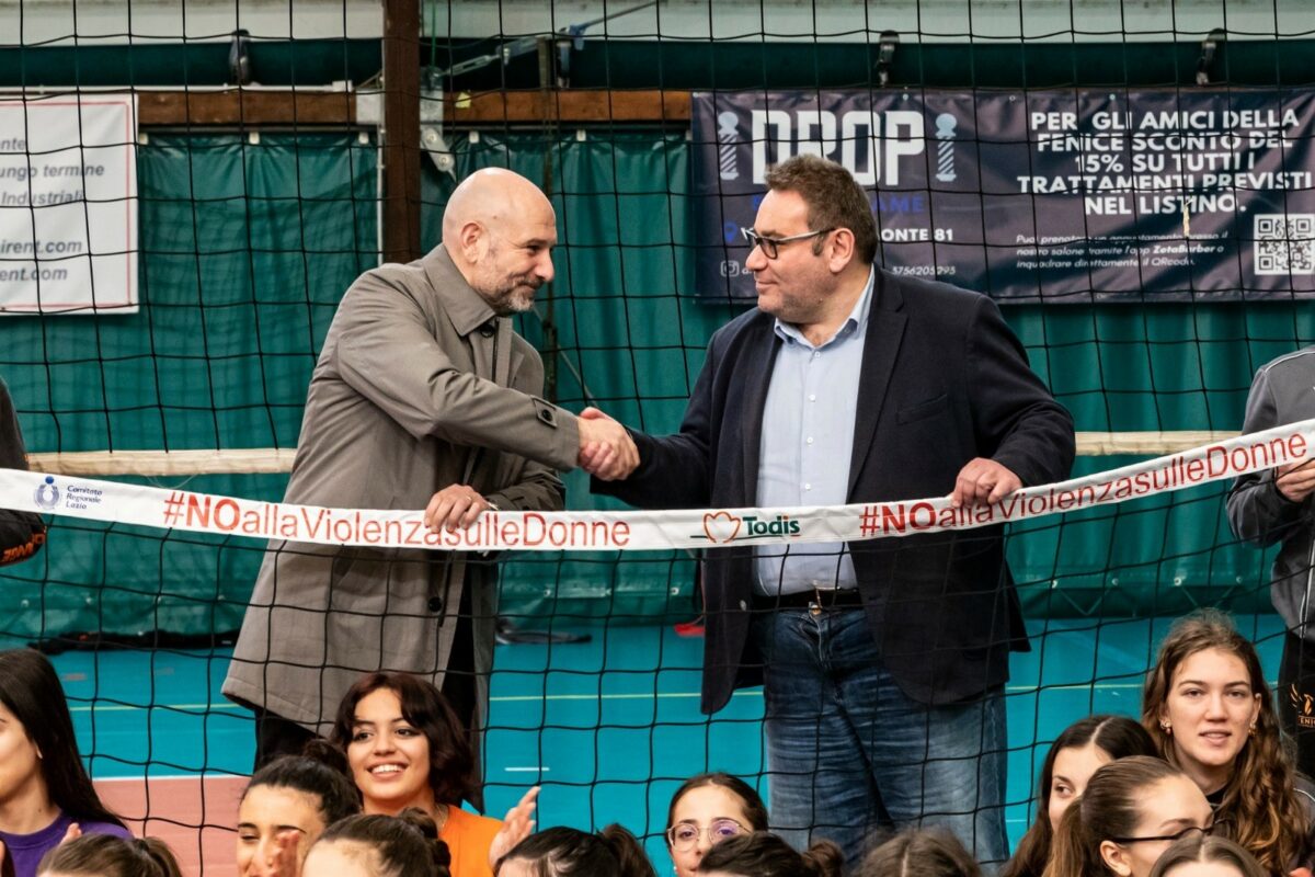 Giornata dell'8 marzo con la rete di pallavolo #NoallaViolenzasulleDonne