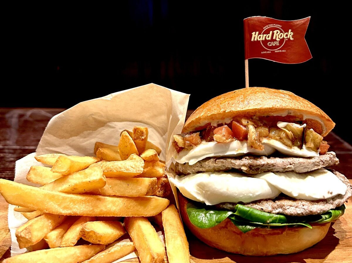 Hard Rock Cafe Roma lancia un nuovo burger per l’Hard Rock World Burger Tour