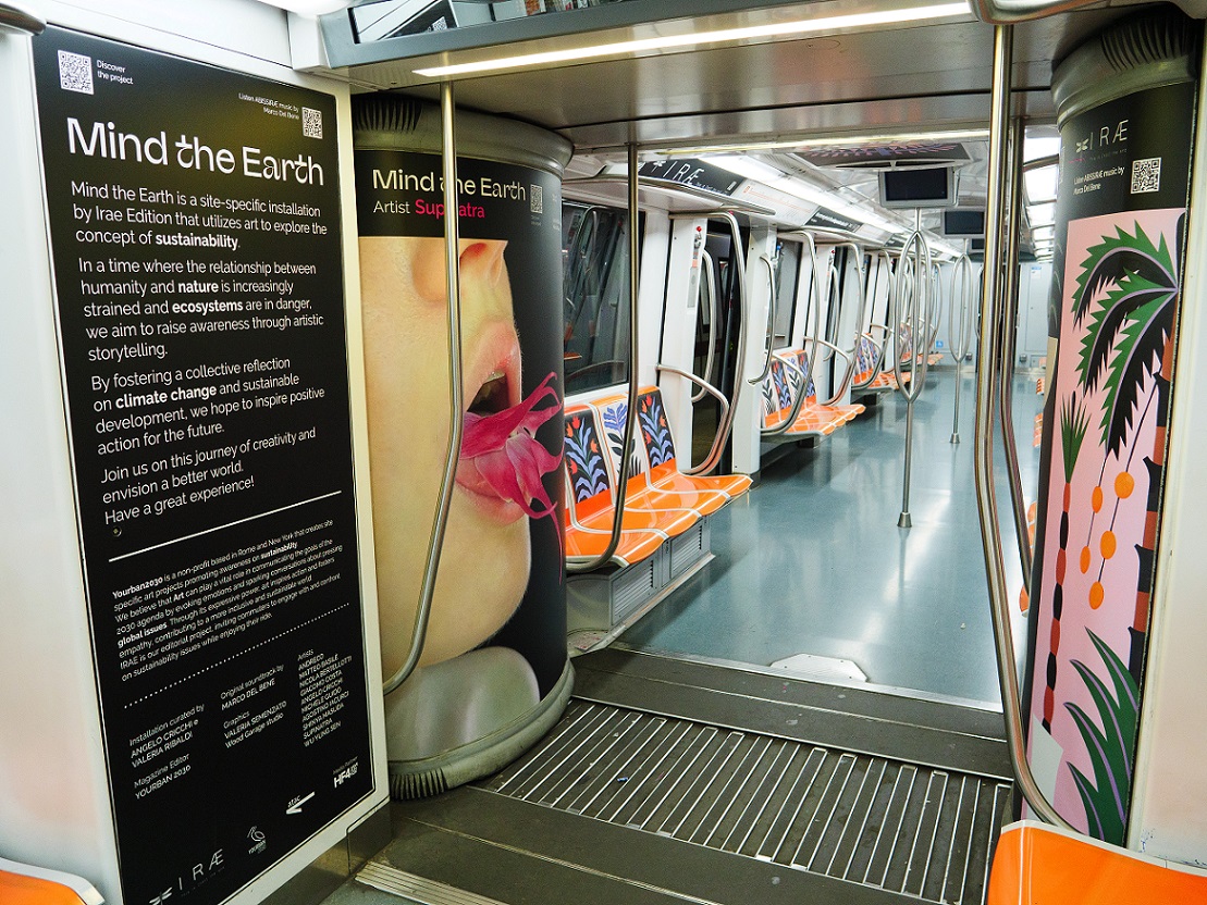 I vagoni di un treno della Metro A diventano la galleria Mind The Earth