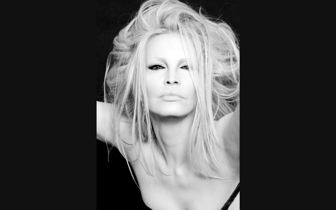 Patty Pravo dà via Roma Pride