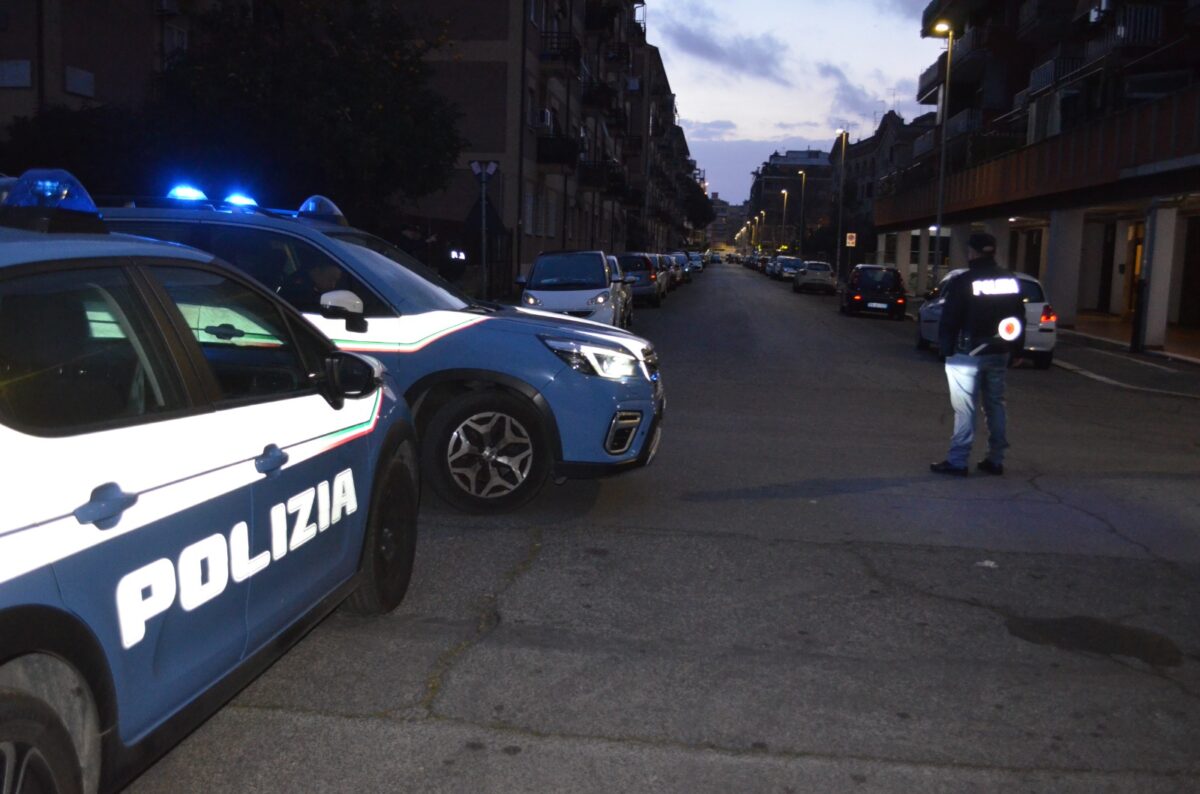 Servizio straordinario della Polizia sulle strade del litorale romano