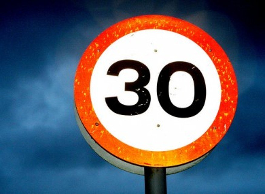 Limite a 30 km orari a Roma