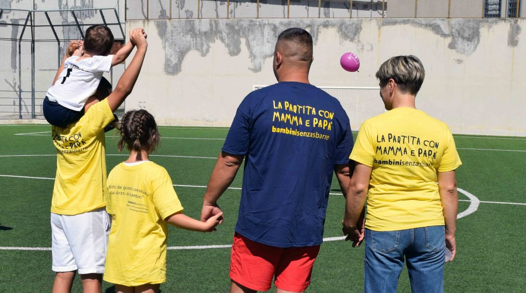 Bambinisenzasbarre avvia la “Partita con mamma e papà”