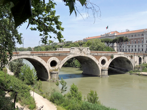 Chiude Ponte Matteotti a Roma