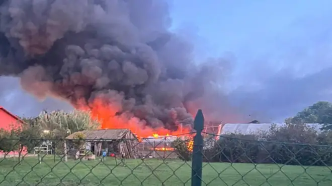 Fiamme in cantiere navale