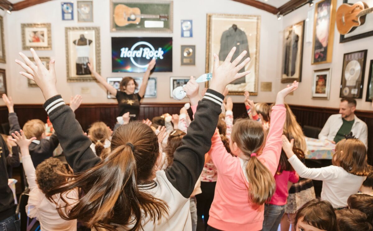 L’Hard Rock Cafe di Roma festeggia i nonni il 6 ottobre mattina
