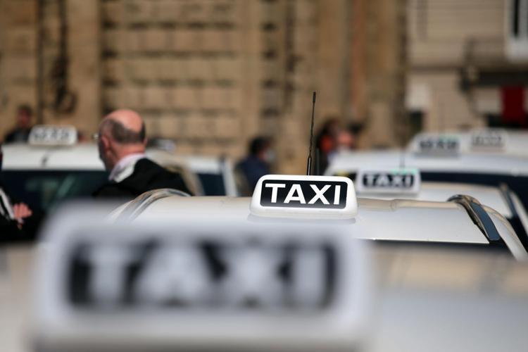 on line il nuovo bando taxi