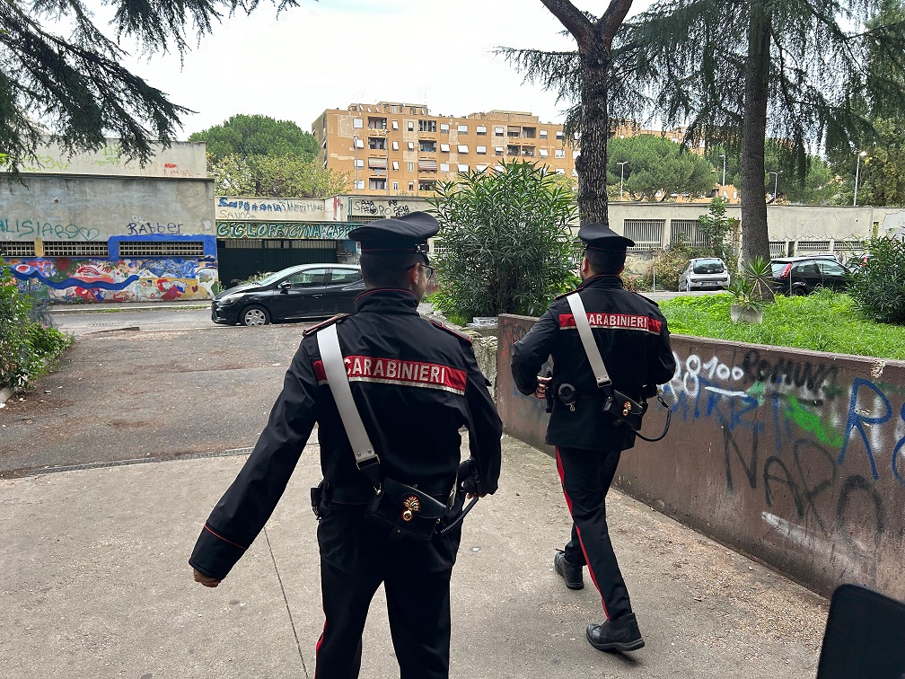 Controllo straordinario dei Carabinieri a Tor Bella Monaca
