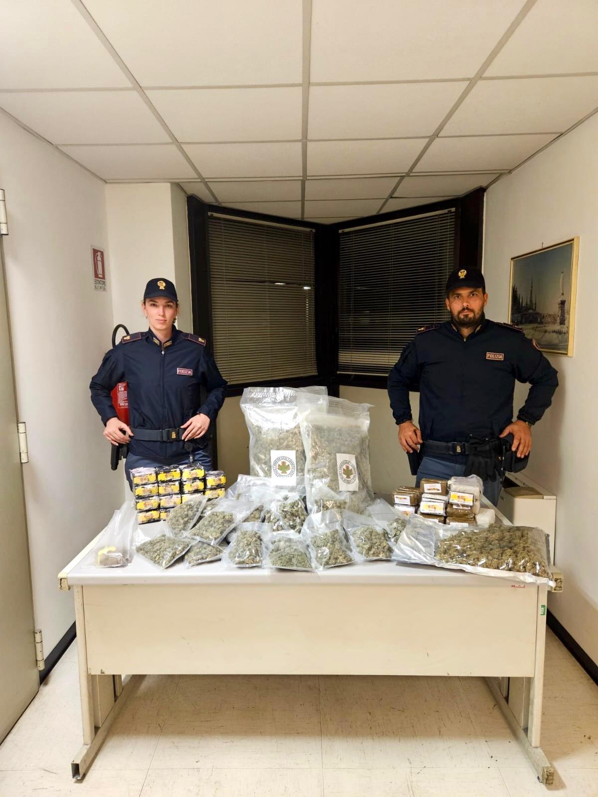 Pusher in manette: 16 kg di droga in via della Bufalotta