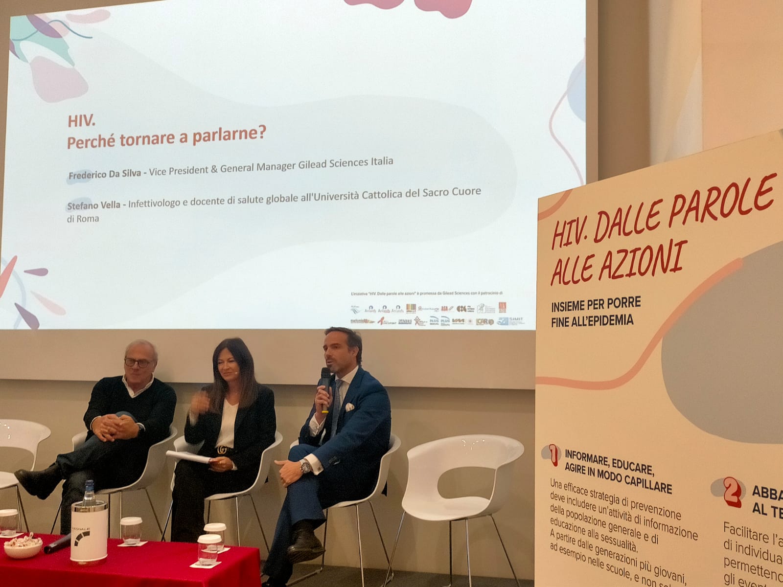 Libro Bianco 'HIV. Le parole per tornare a parlarne' presentato a Roma