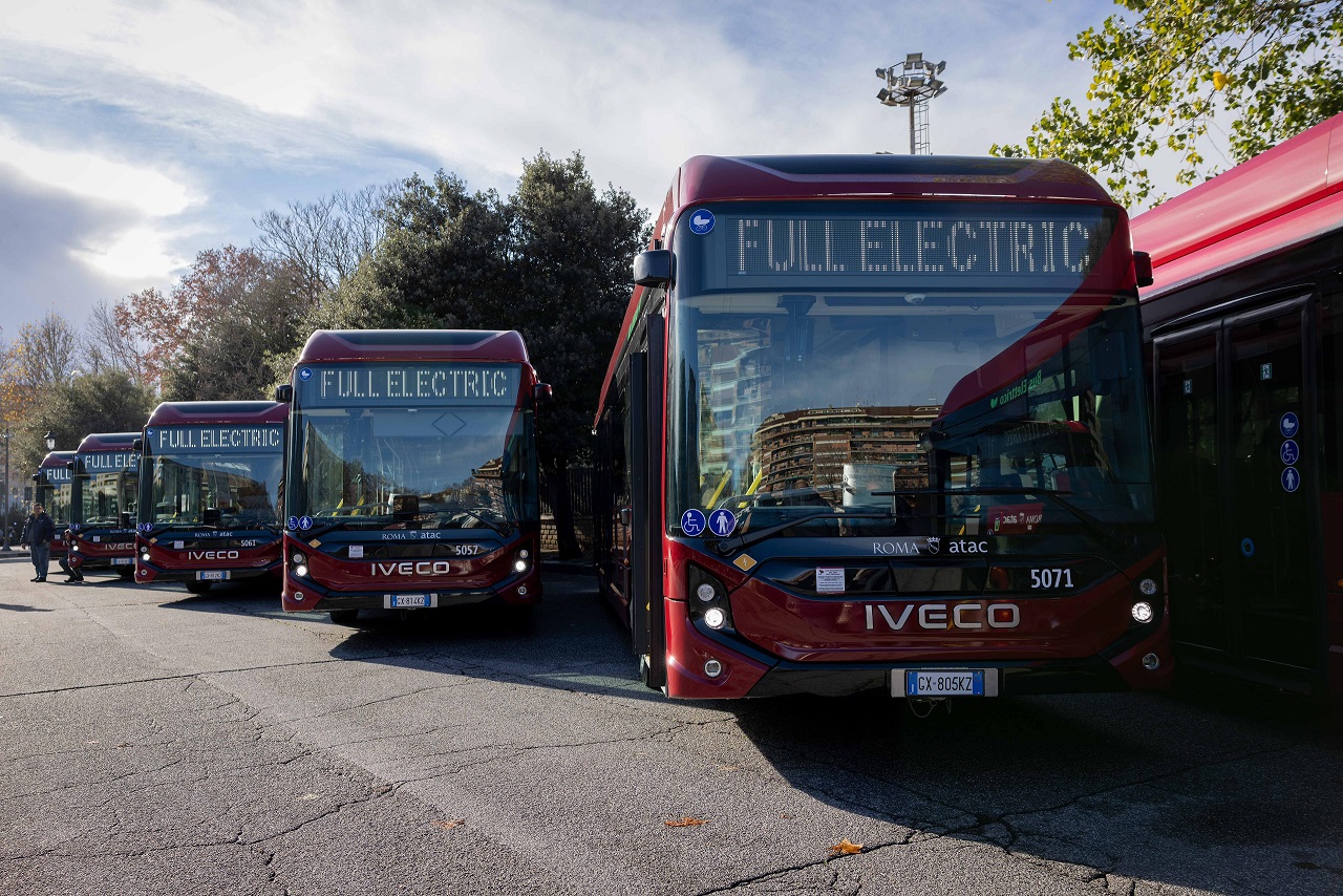 Il Sindaco Gualtieri ha presentato i primi nuovi bus elettrici Atac