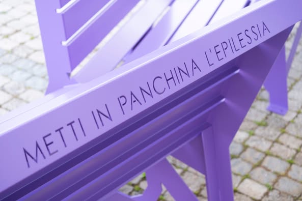 La Triple Bench, con il colore dell’epilessia, sarà installata al MAXXI