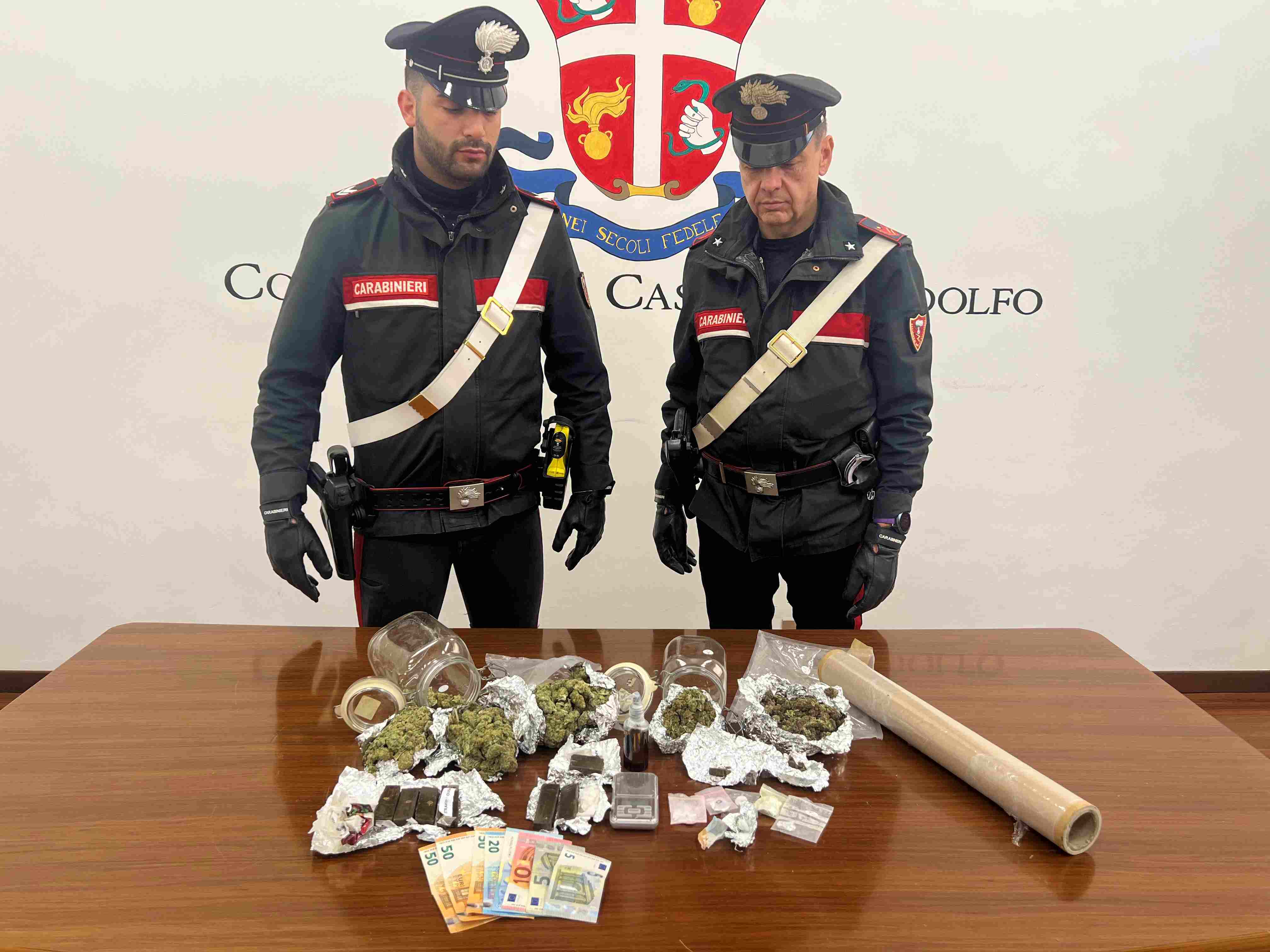 Stewart portoghese arrestato a Marino per spaccio