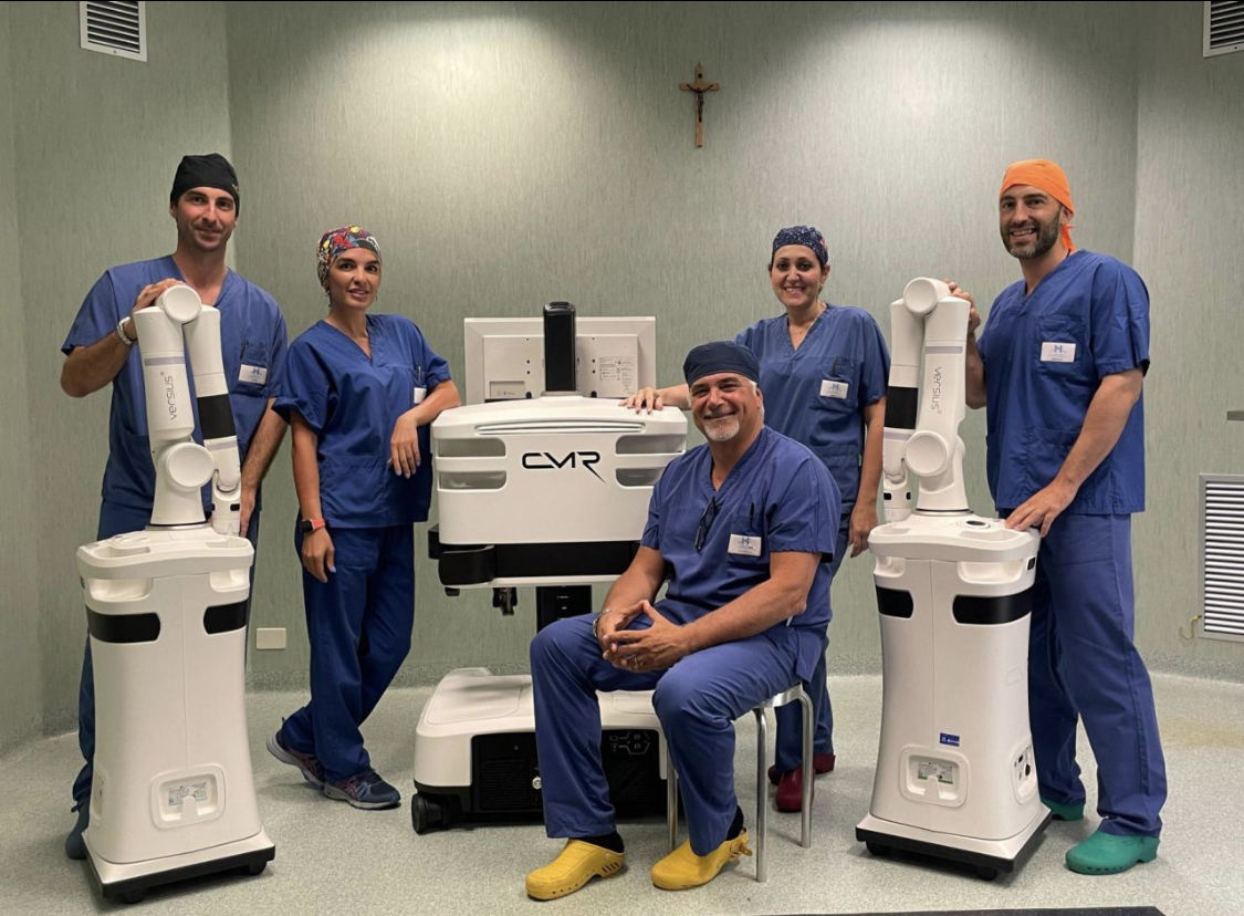 Sistema robotico e paziente sveglia: intervento innovativo al Cristo Re