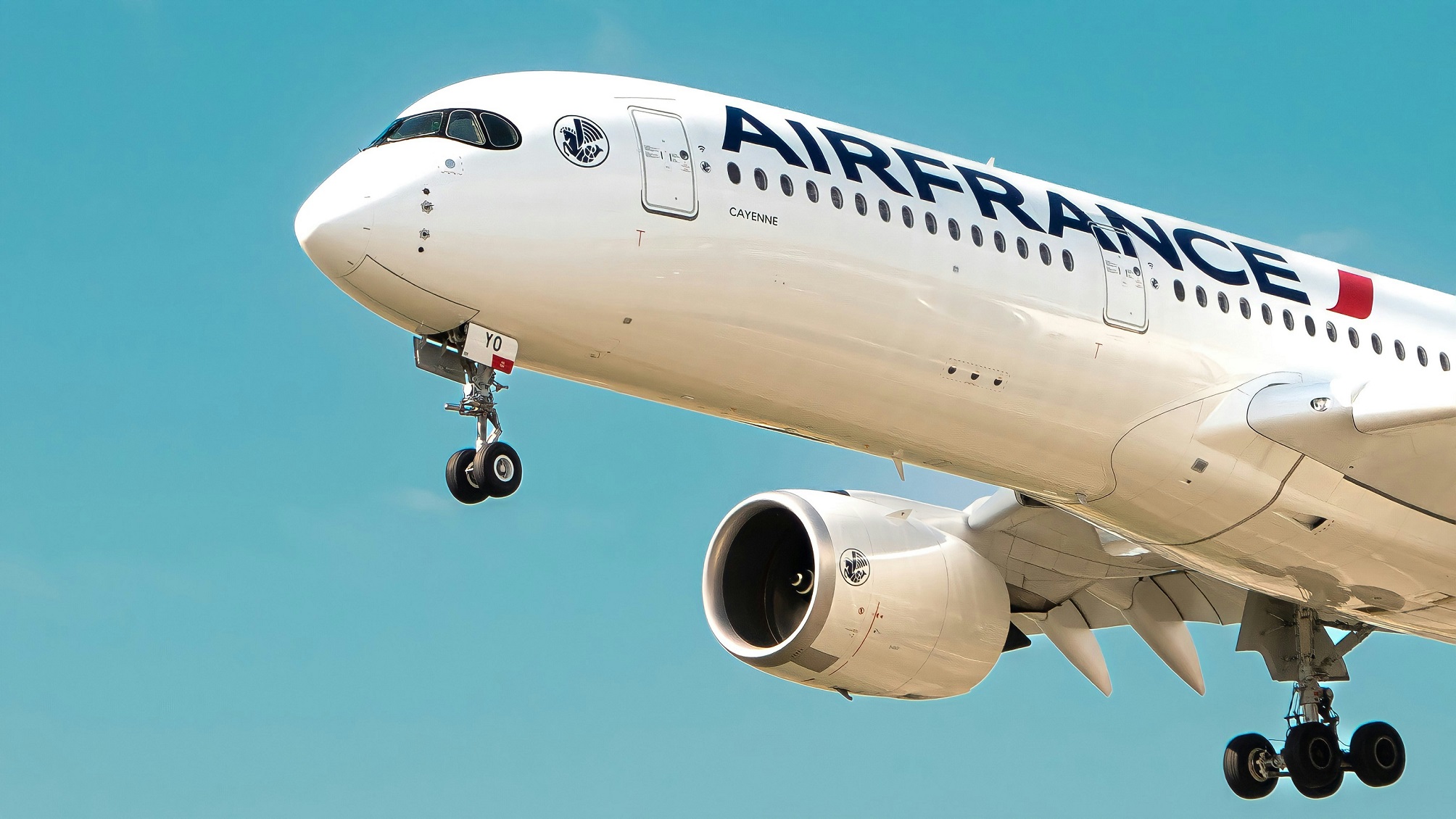 Giornata da incubo per i passeggeri dei voli AF1404 e AF1405