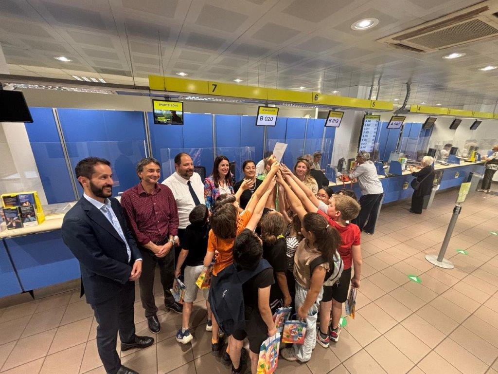 Visita all'ufficio postale di Via Sciadonna a Frascati per 13 alunni