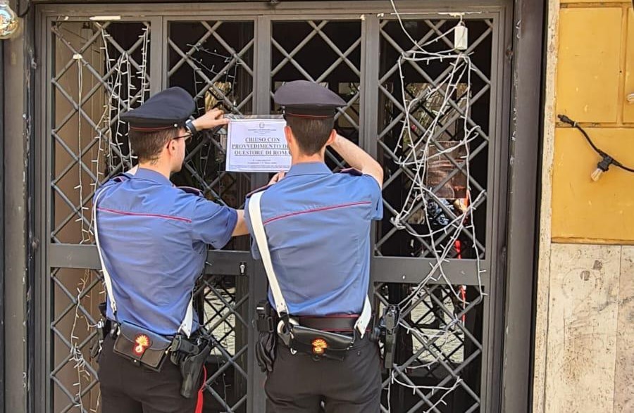 Cocktail bar chiuso dai carabinieri a Trastevere