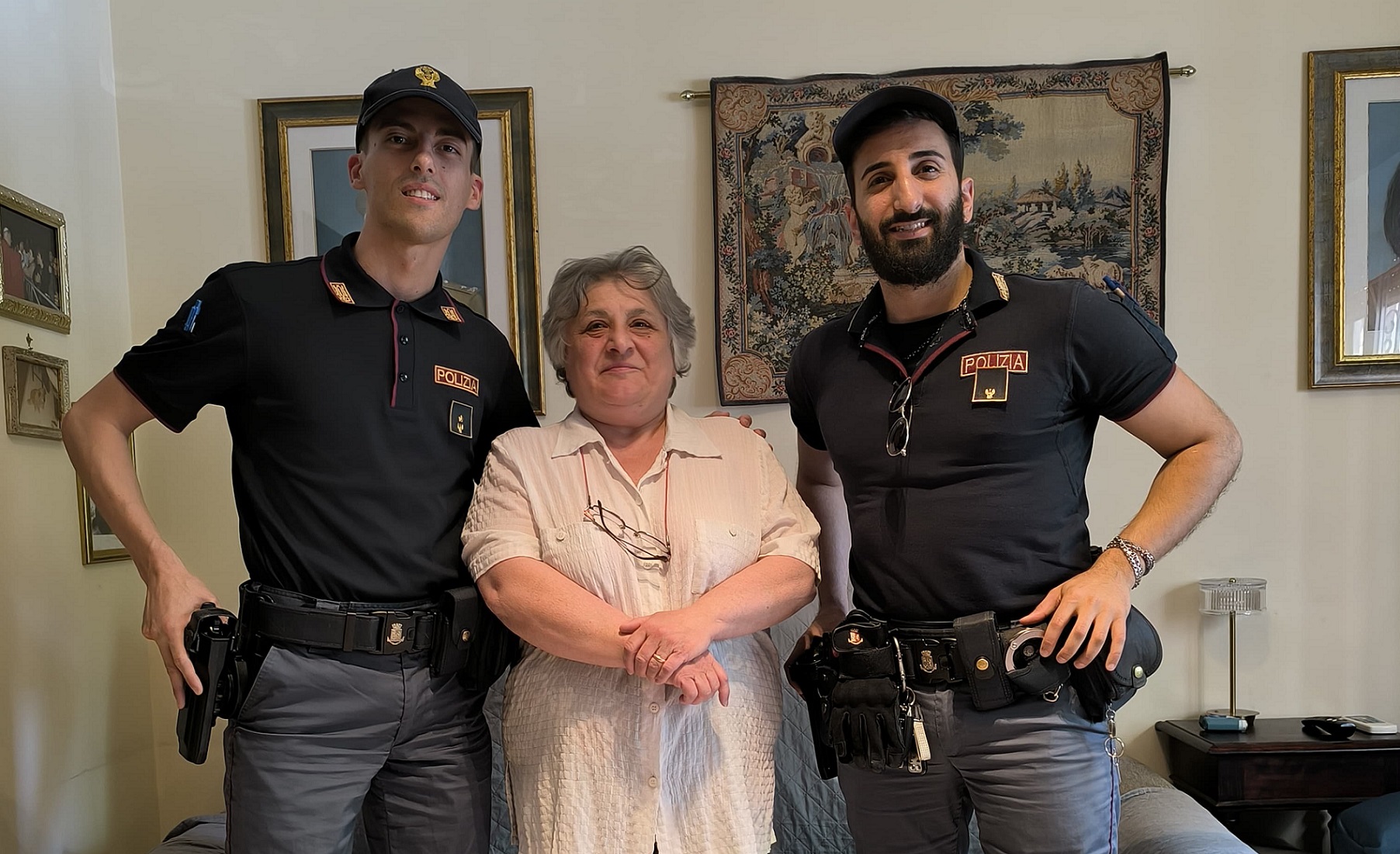 Gianpaola ringrazia i poliziotti Federico e Benedetto