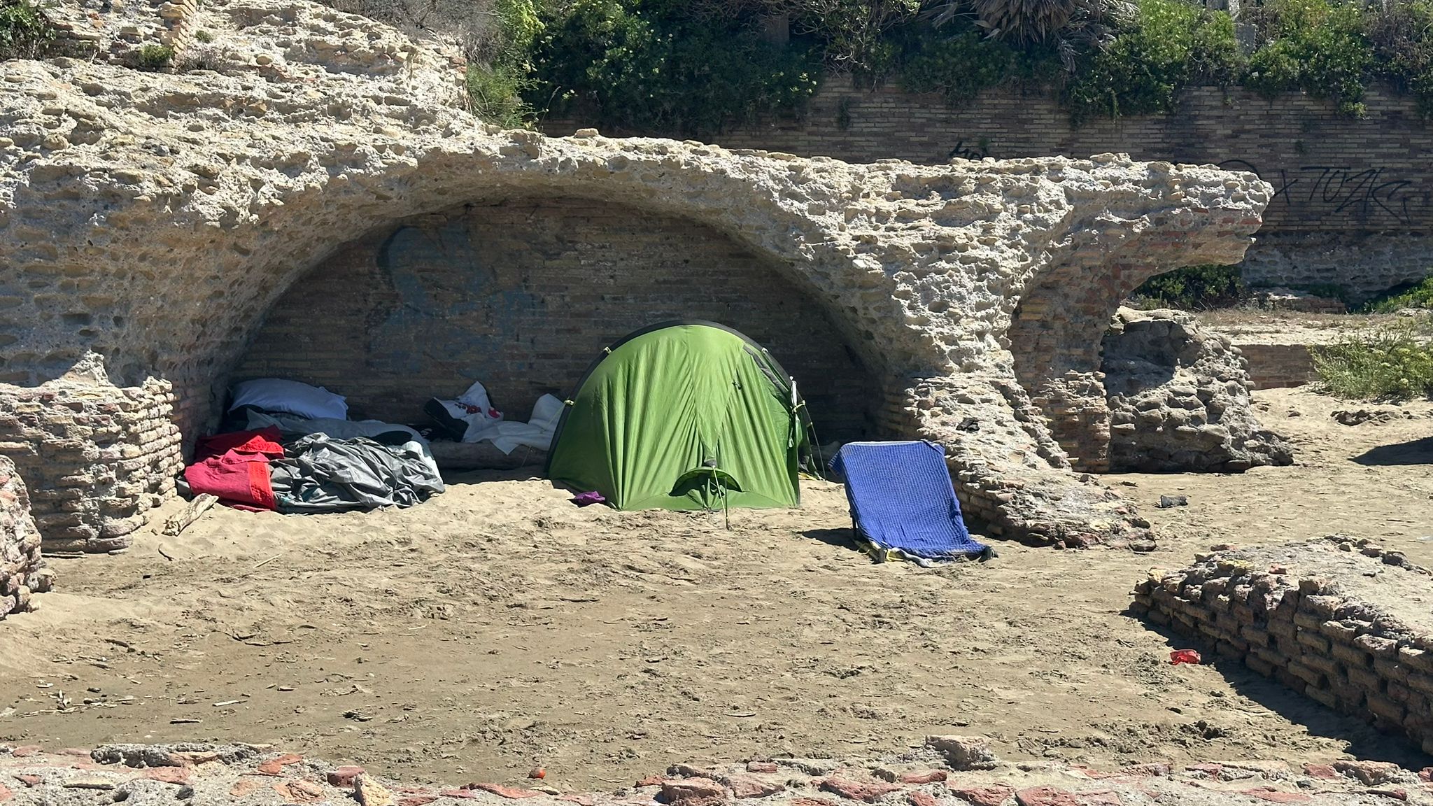 Degrado alle Grotte di Nerone ad Anzio