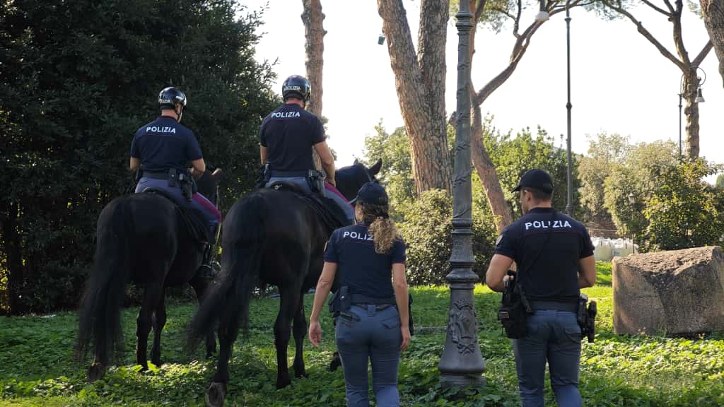 Stretta della Polizia nel parco di Colle Oppio per tre giorni