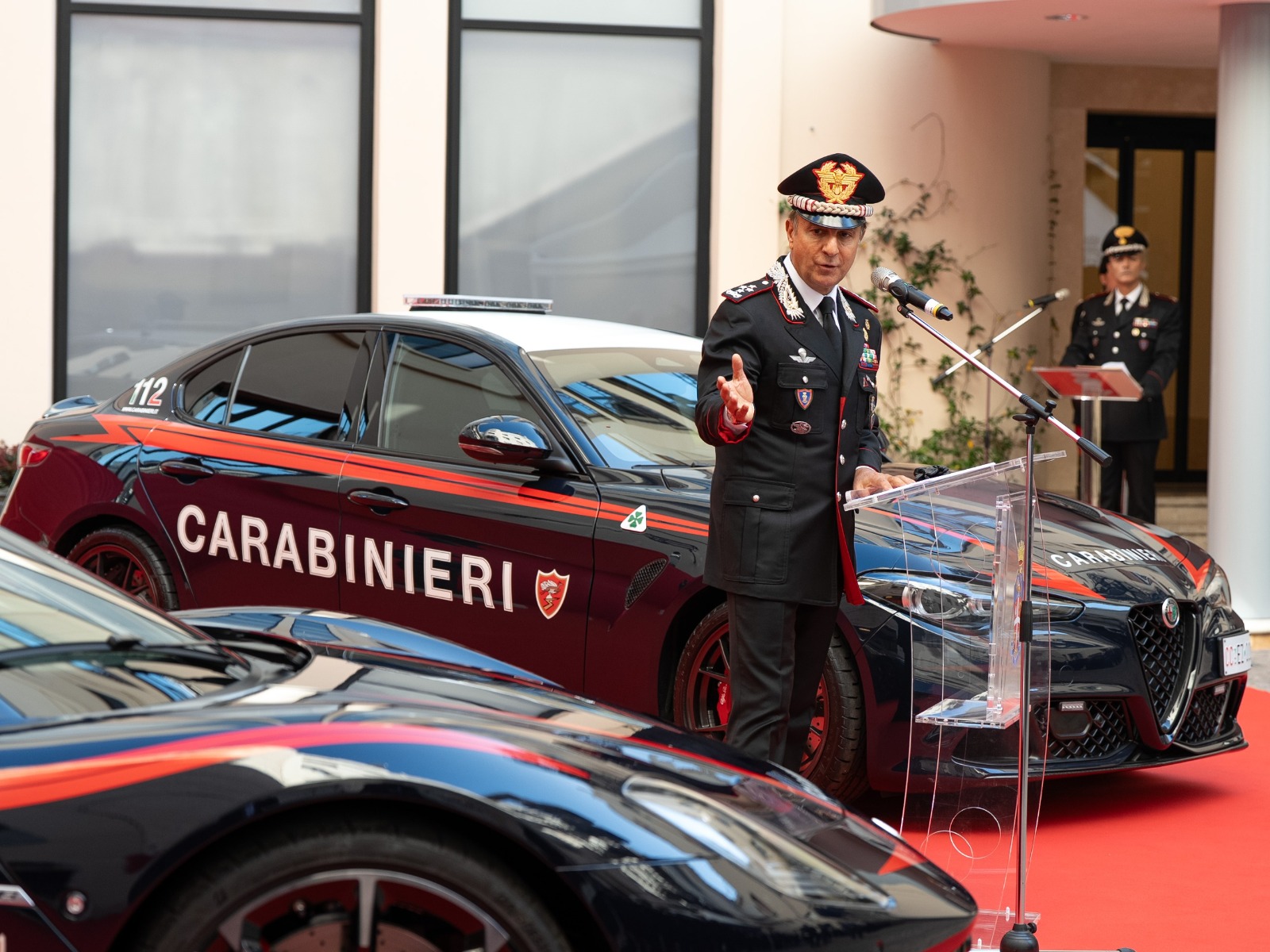 Al Comando Generale dei Carabinieri le nuove vetture per trasporto organi e sangue