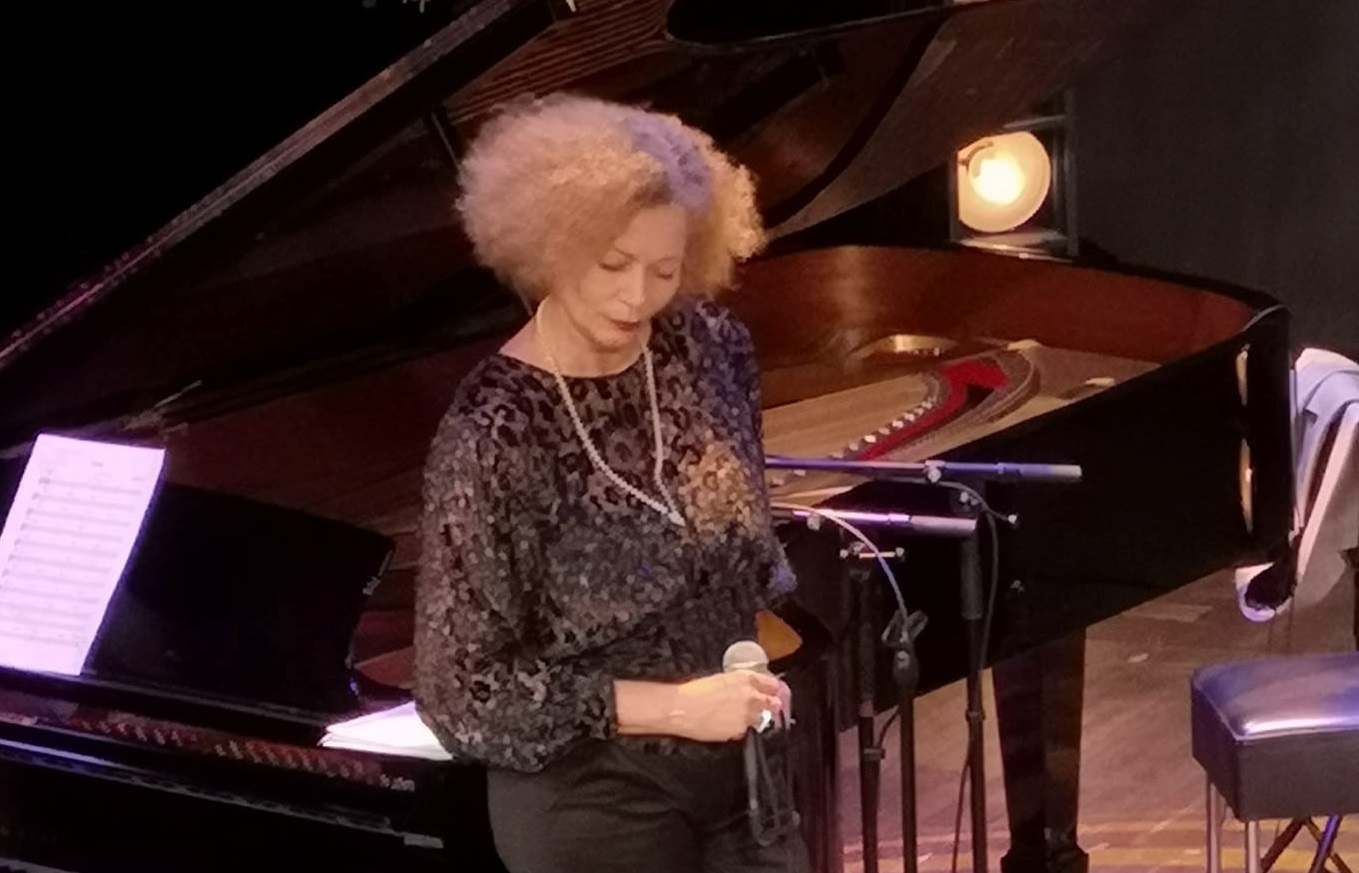 Rosàlia De Souza all’Alexanderplatz Jazz Club domani