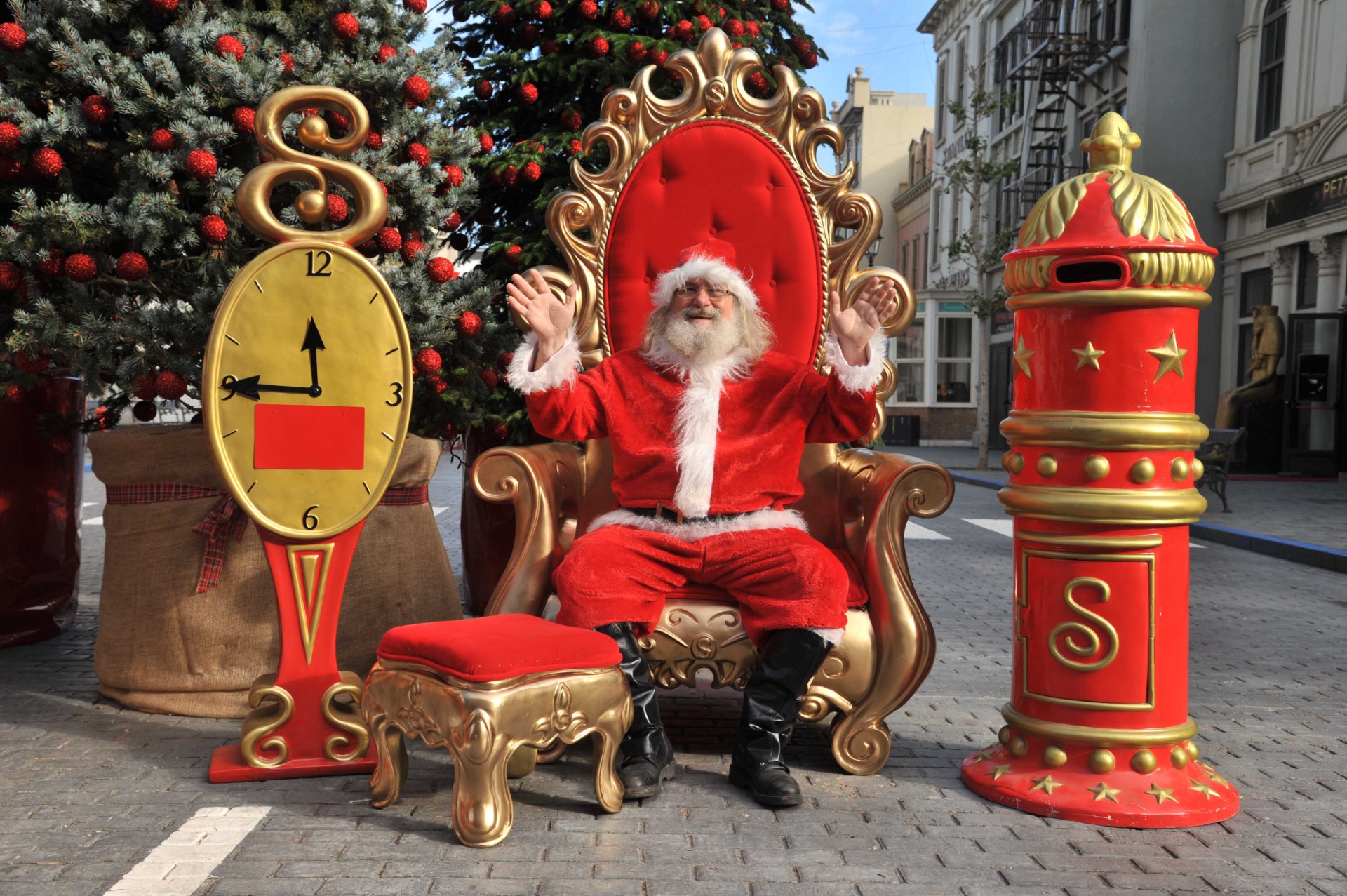 A Cinecittà World si accendono le luci del Natale