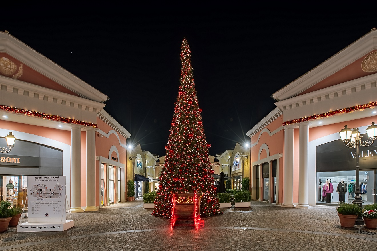 Lo Switch on delle luminarie natalizie di Castel Romano Designer Outlet