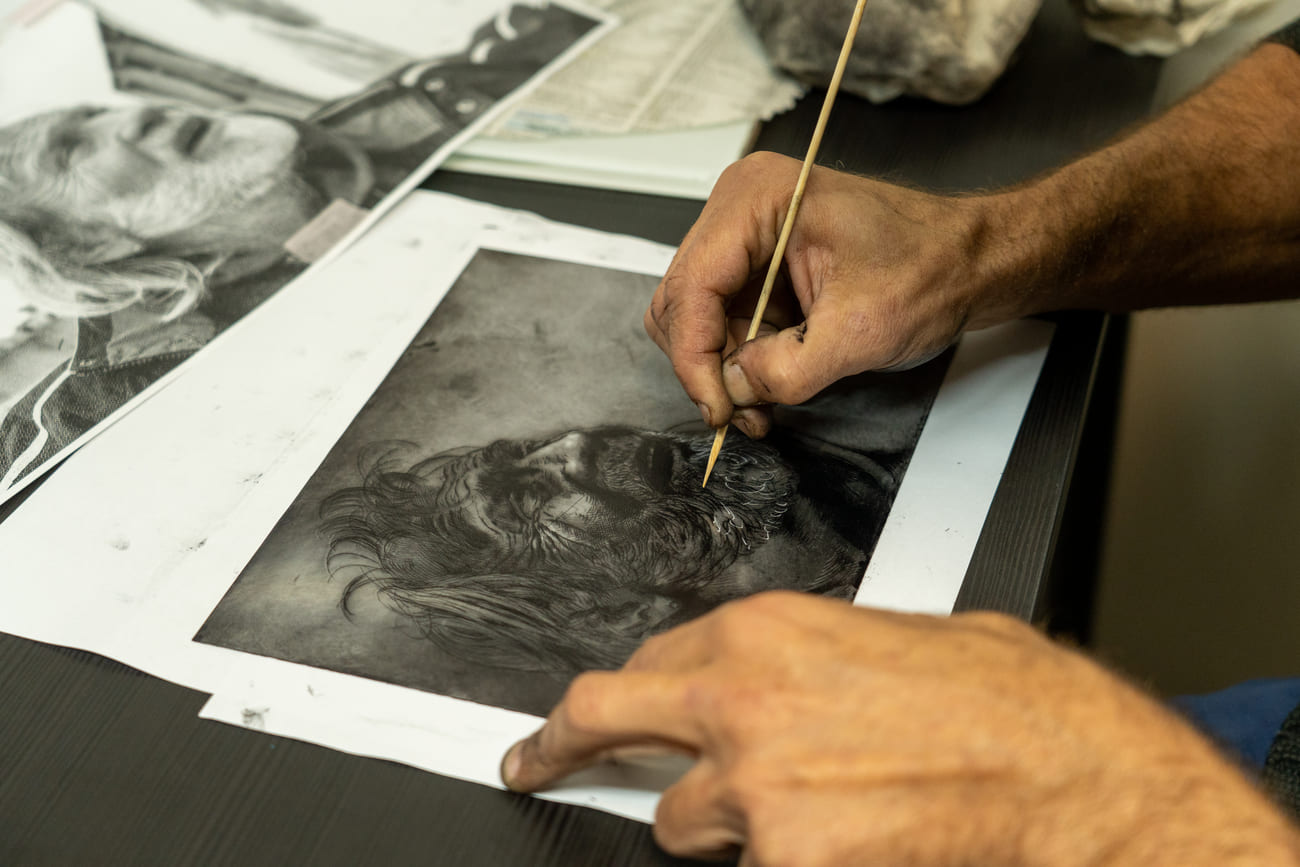 I banchi inattivi del Mercato del Trullo diventano inediti atelier d’arte