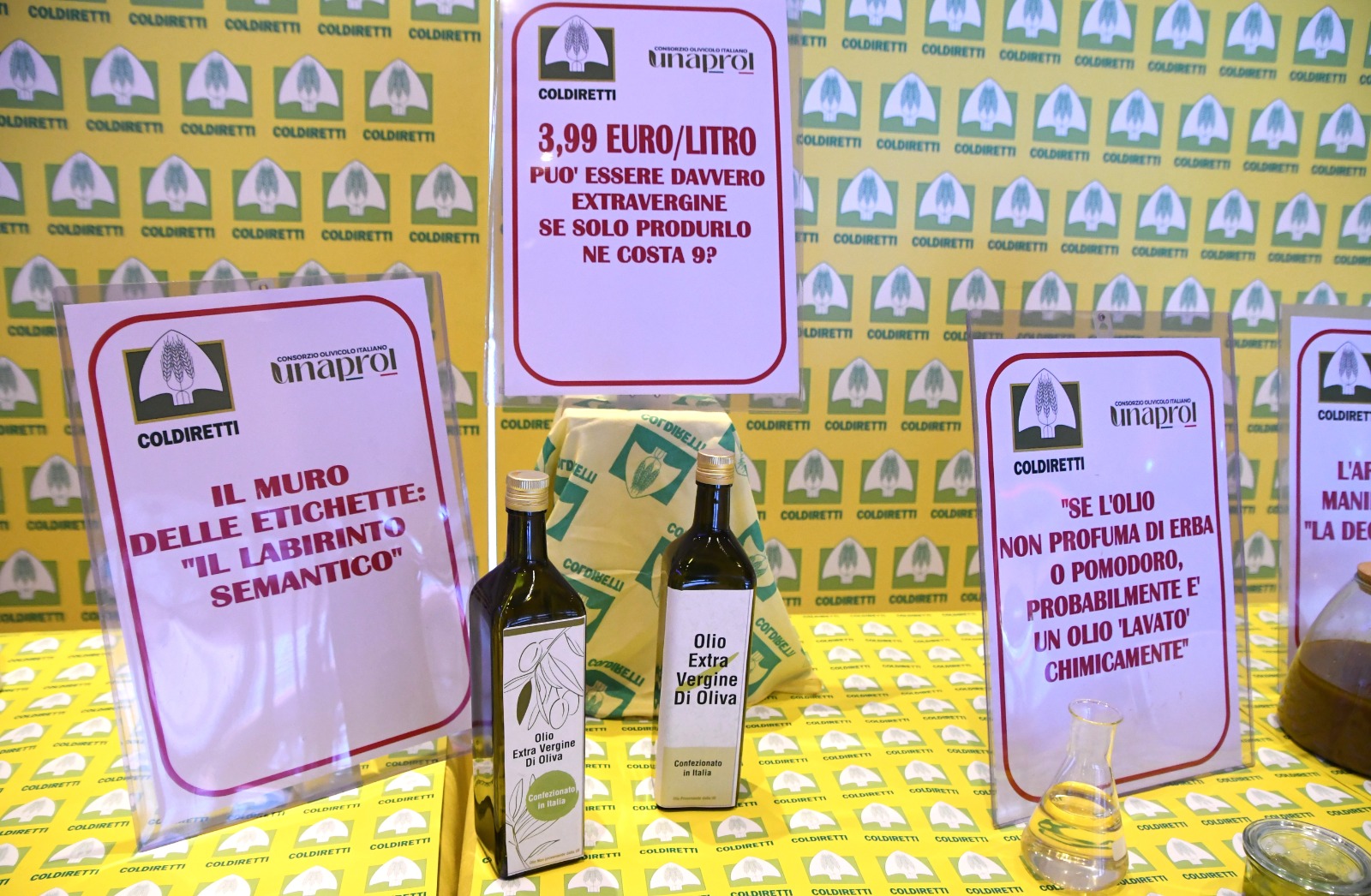 Oltre mezzo miliardo di chili di olio d’oliva estero in Italia: protesta Coldiretti a Roma