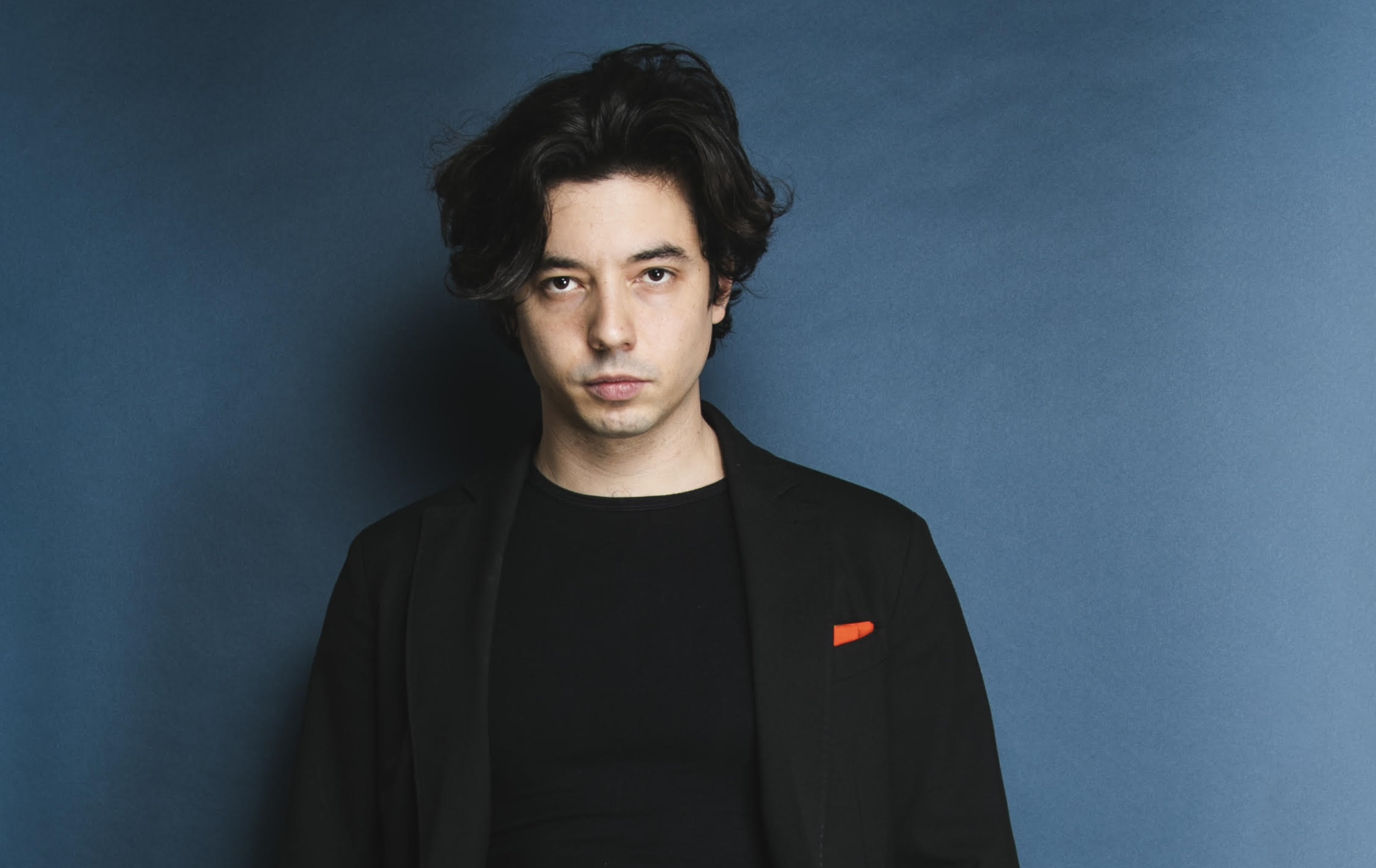 Guglielmo Poggi all’OFF/OFF Theatre con "Stanno arrivando"