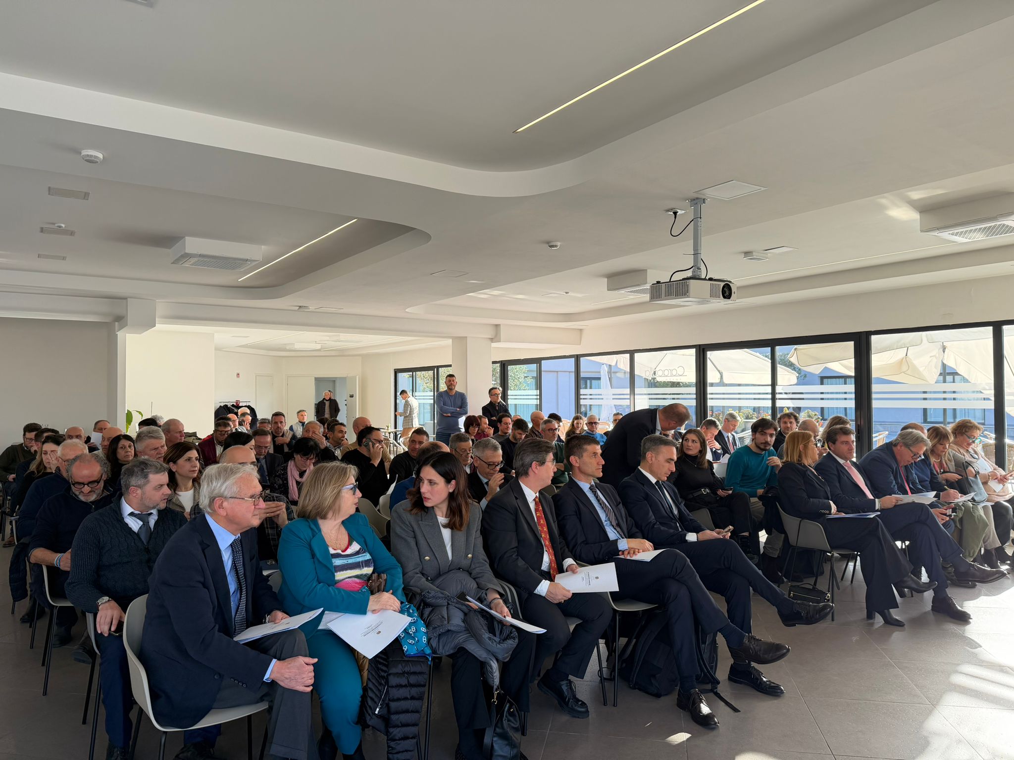 Alla Sala Convegni del Simon Hotel di Aprilia il bando "Energia solare per le imprese"