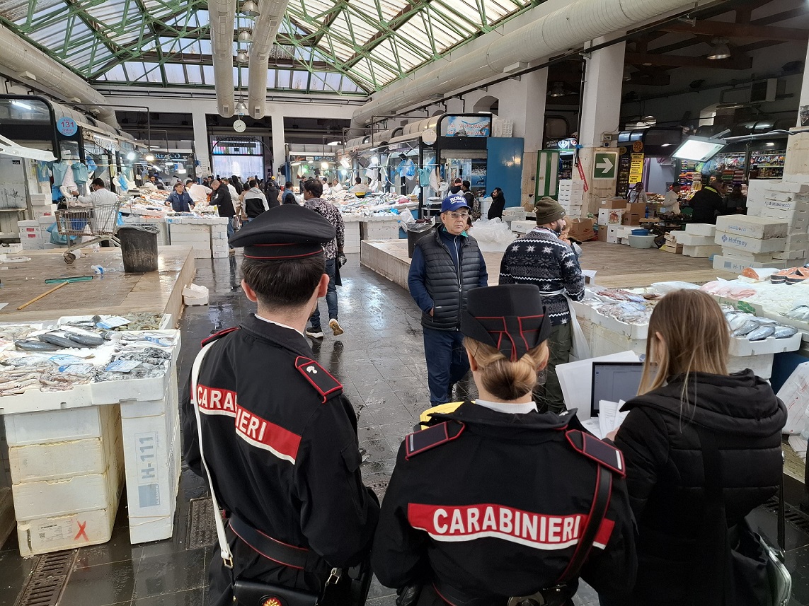 Mercato Esquilino sotto la lente dei Carabinieri