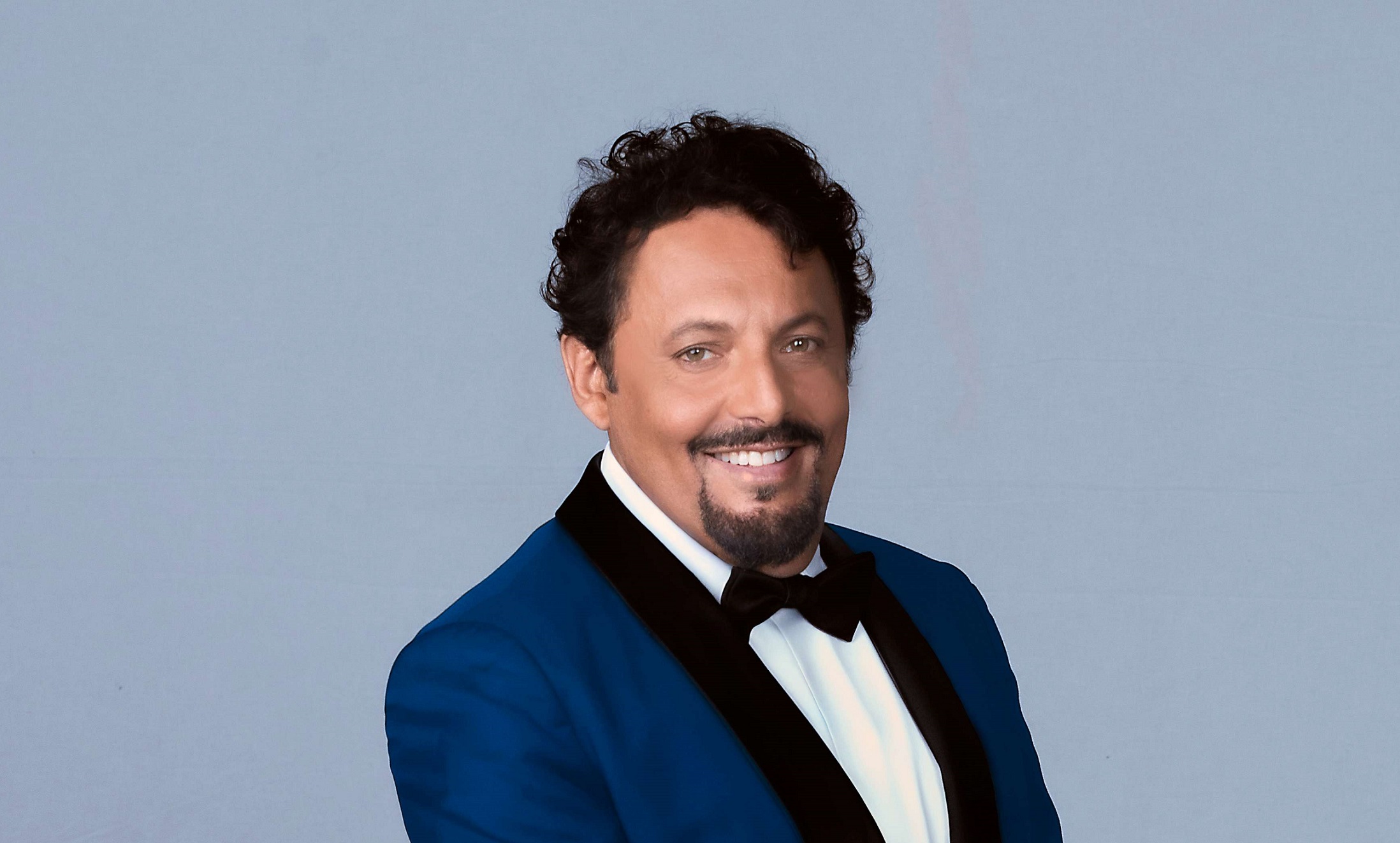 Enrico Brignano il 16 agosto all’Arena del Mare BCC Roma a Sabaudia