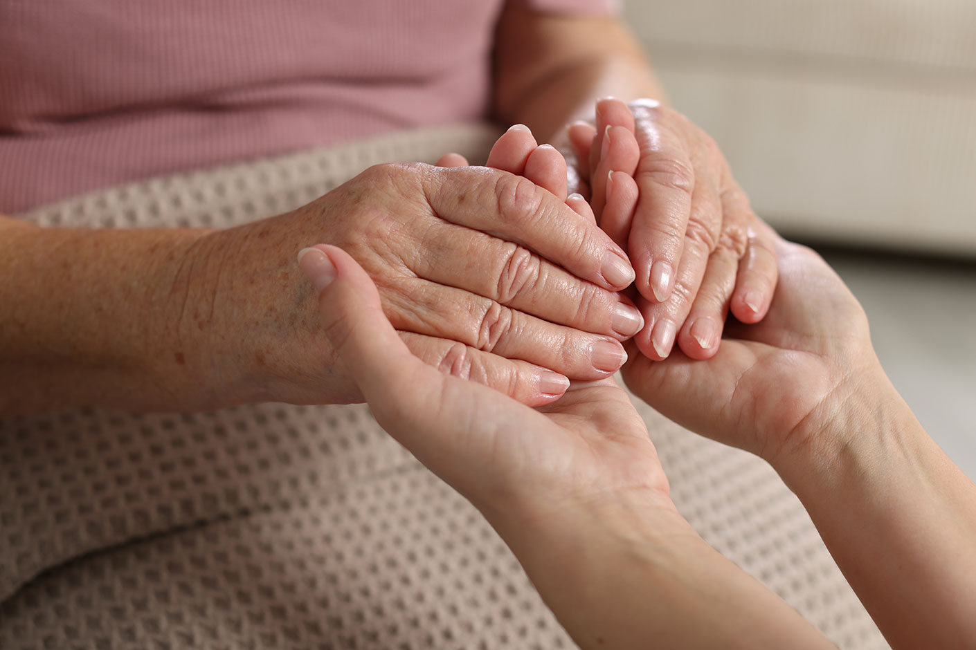 L'avviso per il caregiver familiare on line sul sito del Comune di Anzio
