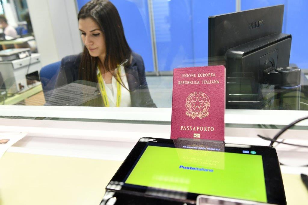 Salgono a 22 gli uffici postali di Roma per i passaporti a sportello