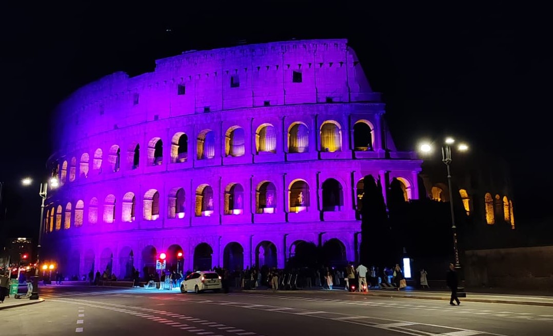 Il Colosseo in magenta per la campagna ESEO Italia 2026