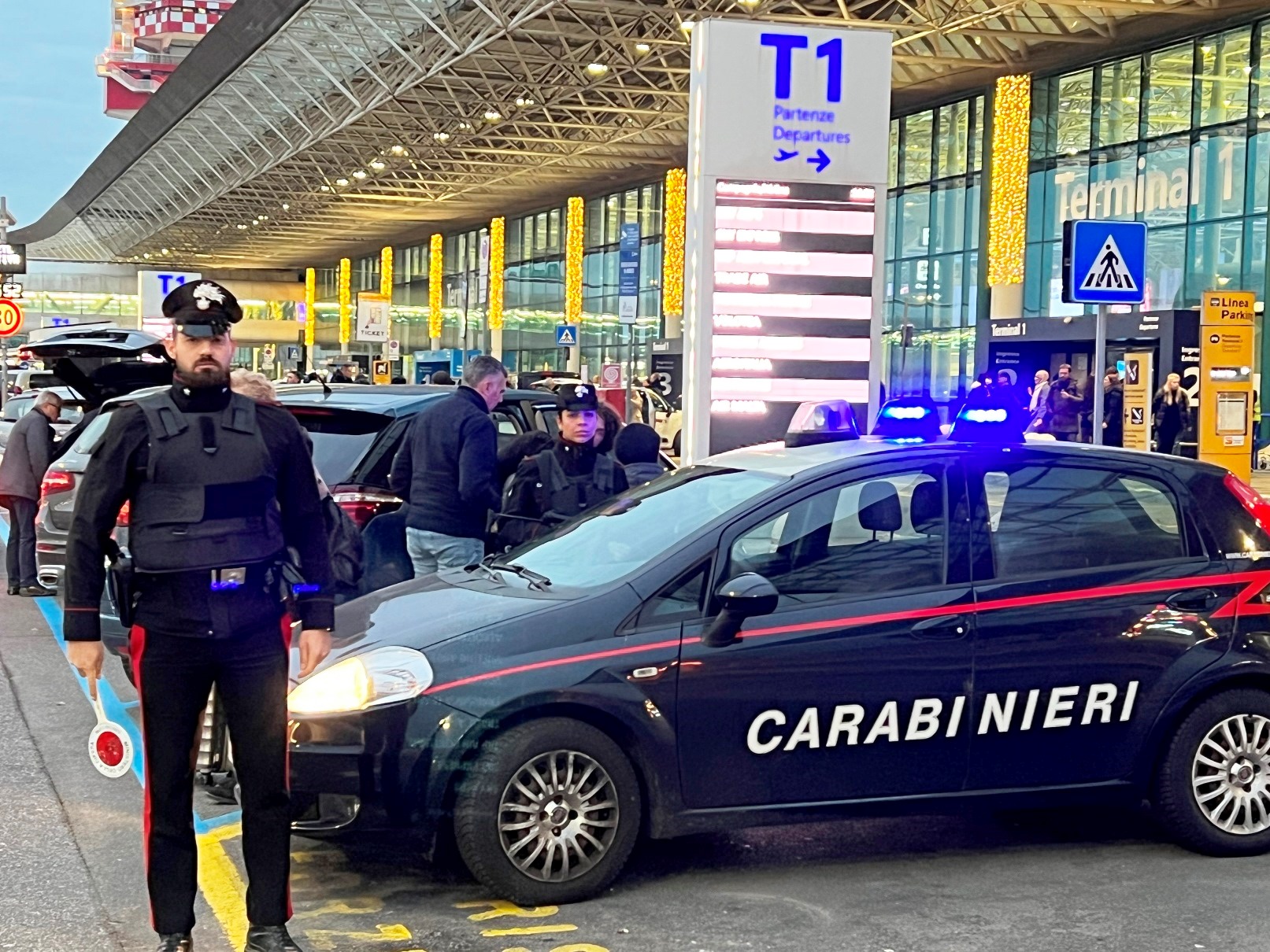 Servizi mirati dei Carabinieri all'aeroporto Leonardo Da Vinci
