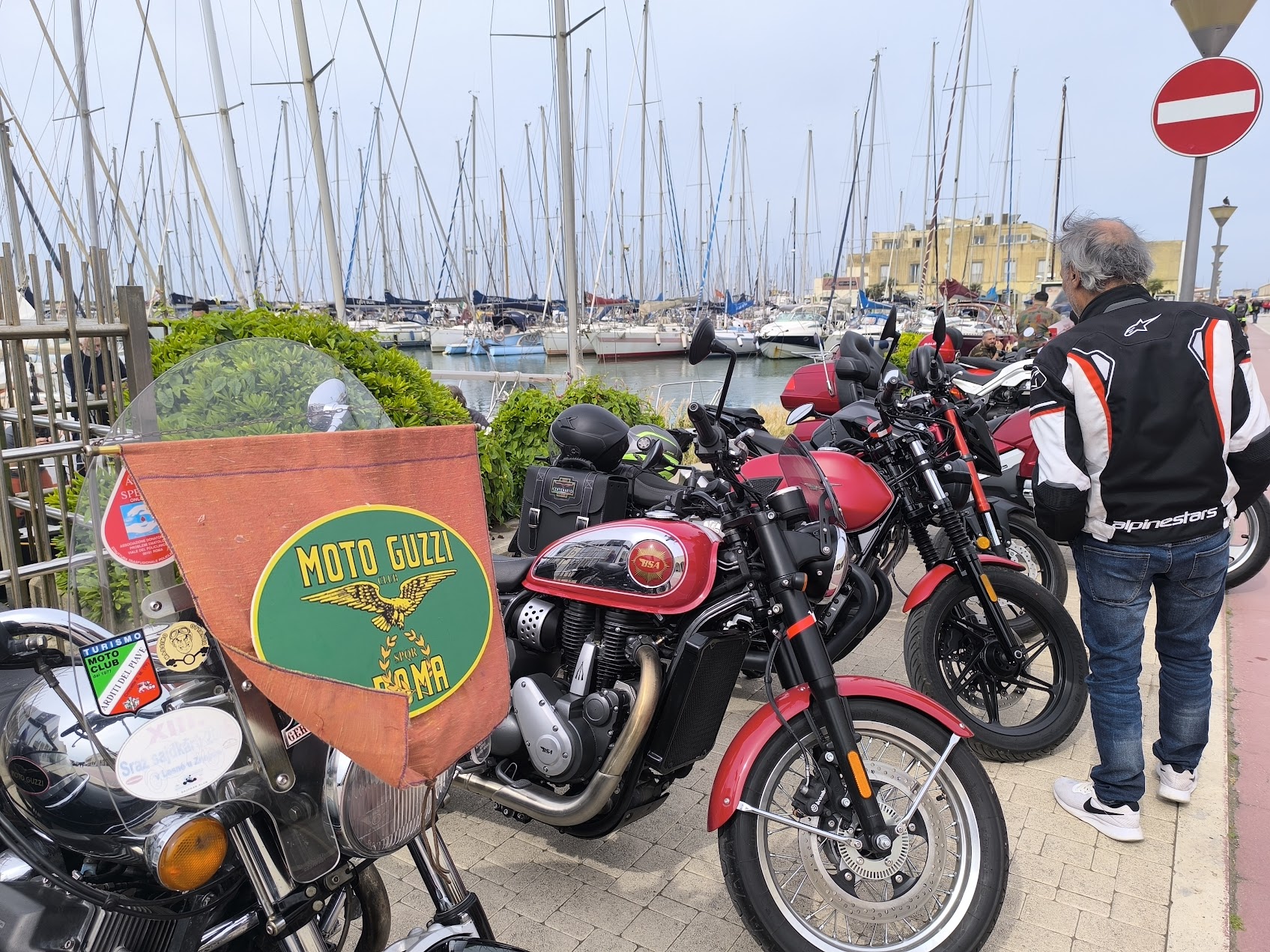 Rombo di motori al Porto Turistico di Roma il 10 maggio
