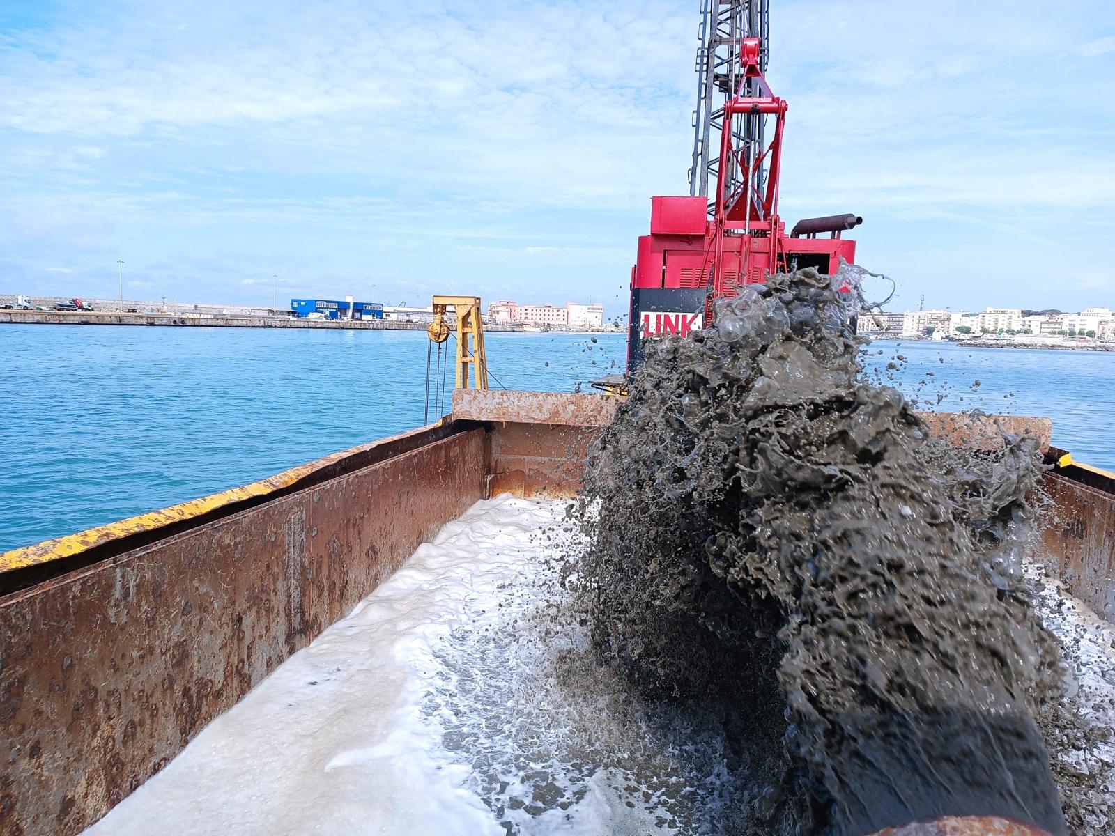 Avviate le attività di dragaggio del porto di Anzio